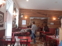 Atmosphère du Café Restaurant du midi à Bessenay - n°1