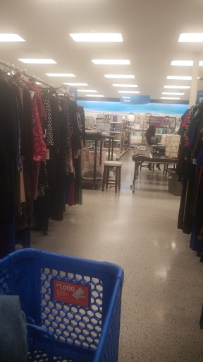 Clothing Store «Ross Dress for Less», reviews and photos, 212 Towne Center Dr, Compton, CA 90220, USA