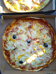 Photo n°1 de Le Kiosque à Pizzas à Sarlat-la-Canéda ()