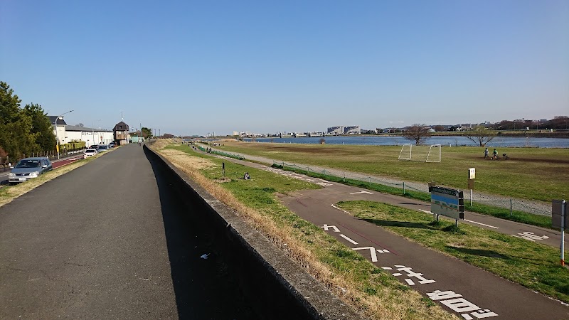 多摩川児童公園 管理棟