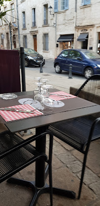 Atmosphère du Restaurant français Aubergine à Villeneuve-lès-Avignon - n°8