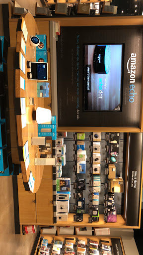 Electronics Store «Amazon Books», reviews and photos, 246 Legacy Pl, Dedham, MA 02026, USA