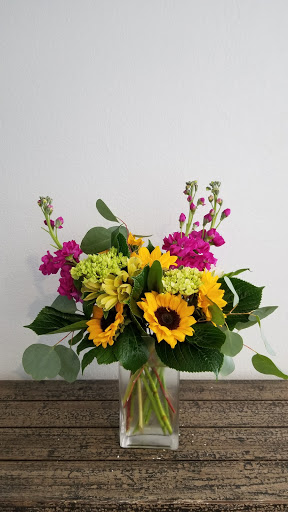 Florist «Open Air Designs - Florist | Wedding Planning | Gifts», reviews and photos, 607 N Myrtle Ave, Clearwater, FL 33755, USA