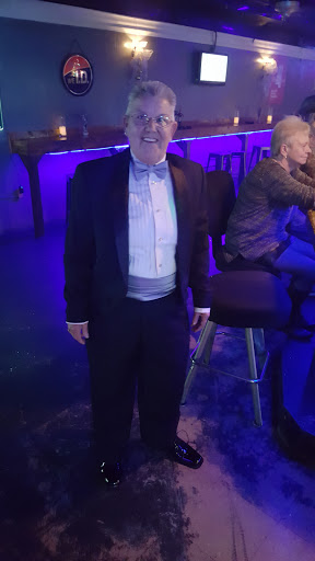 Gay Bar «The Veaux Bar & Grill», reviews and photos, 285 Oak St, Biloxi, MS 39530, USA