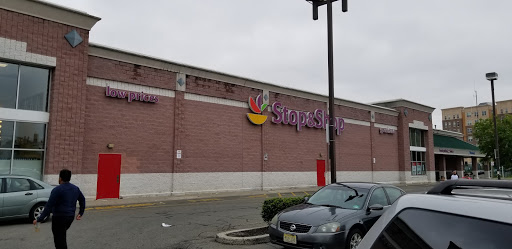 Grocery Store «Super Stop & Shop», reviews and photos, 801 Newark Ave, Elizabeth, NJ 07208, USA