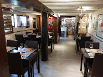 Atmosphère du Restaurant français Le Collectionneur Gourmand à Verneuil d'Avre et d'Iton - n°18