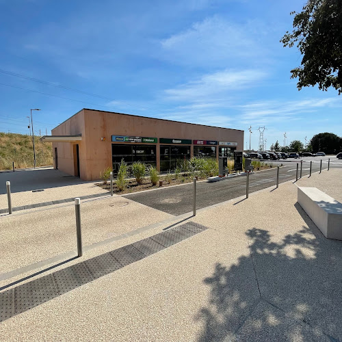 Agence de location de voitures Hertz Location De Voitures - Nimes - Pont Du Gard Railway Station Nîmes