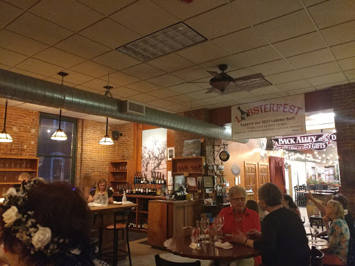 Wine Bar «Wine Guyz», reviews and photos, 122 King St, La Crosse, WI 54601, USA