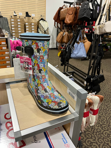 Shoe Store «DSW Designer Shoe Warehouse», reviews and photos, 375 E Altamonte Dr, Altamonte Springs, FL 32701, USA
