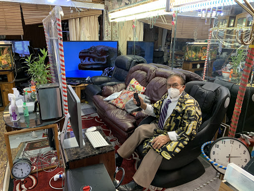 Barber Shop «Sanchez Barber Shop», reviews and photos, 907 W Irving Park Rd, Chicago, IL 60613, USA