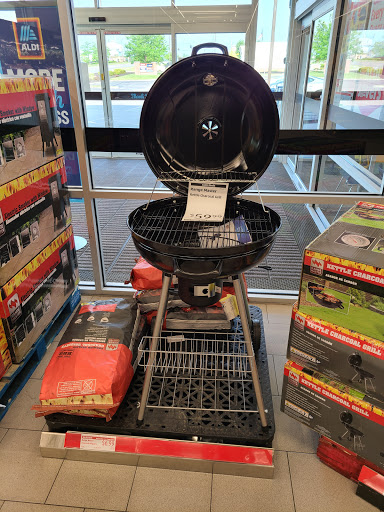 Grocery Store «ALDI», reviews and photos, 1128 S Main St, Englewood, OH 45322, USA