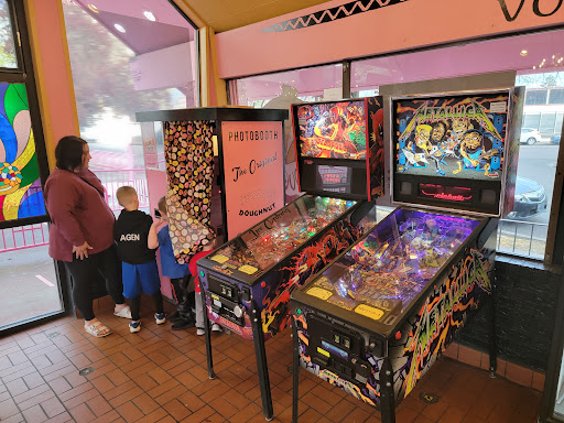 Donut Shop «Voodoo Doughnut Too», reviews and photos, 1501 NE Davis St, Portland, OR 97232, USA