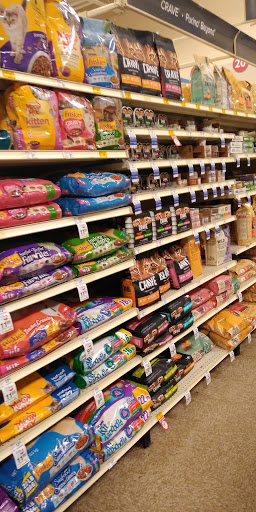 Pet Supply Store «PetSmart», reviews and photos, 1671 E Market St, Harrisonburg, VA 22801, USA