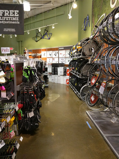 Bicycle Store «Performance Bicycle», reviews and photos, 2830 S Highland Ave, Lombard, IL 60148, USA