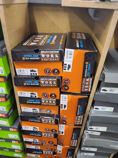 Shoe Store «DSW Designer Shoe Warehouse», reviews and photos, 1885 County Rd D E, Maplewood, MN 55109, USA