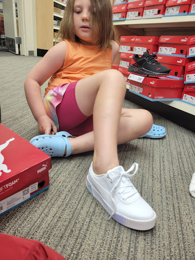 Shoe Store «Famous Footwear», reviews and photos, 33830 S Gratiot Ave, Charter Twp of Clinton, MI 48035, USA