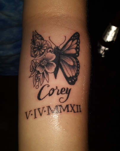 Explore unique knee tattoo ideas, creative tattoo ideas in Altoona, available at Keystone Tattoo