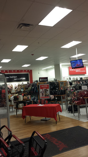 Shoe Store «DSW Designer Shoe Warehouse», reviews and photos, 11500 Burleigh St., Wauwatosa, WI 53222, USA