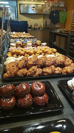 Donut Shop «dot donuts», reviews and photos, 1825 SE 164th Ave #103, Vancouver, WA 98683, USA