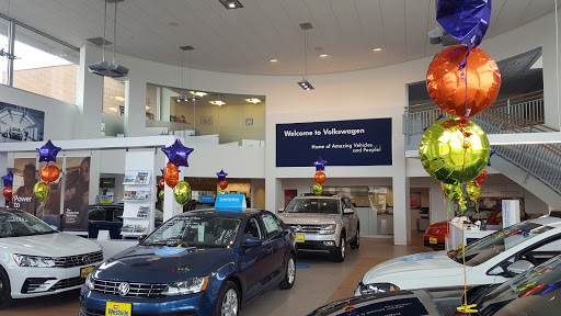 Volkswagen Dealer «Luther Westside Volkswagen», reviews and photos, 2370 MN-100, St Louis Park, MN 55416, USA