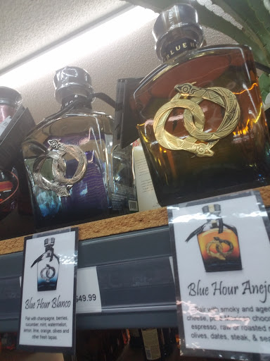 Liquor Store «Holiday Wine & Spirits», reviews and photos, 112 S Royal Oaks Blvd, Franklin, TN 37067, USA