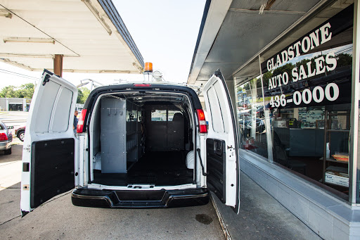 Used Car Dealer «Gladstone Auto Sales», reviews and photos, 7406 N Oak Trafficway, Kansas City, MO 64118, USA