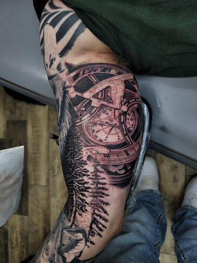 Explore hip tattoo ideas for women, creative tattoo ideas in Burlington, available at Mr Tattoos & Piercing