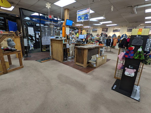 Sundown Ski & Surf Shop, 2726 Hempstead Turnpike, Levittown, NY 11756, USA, 