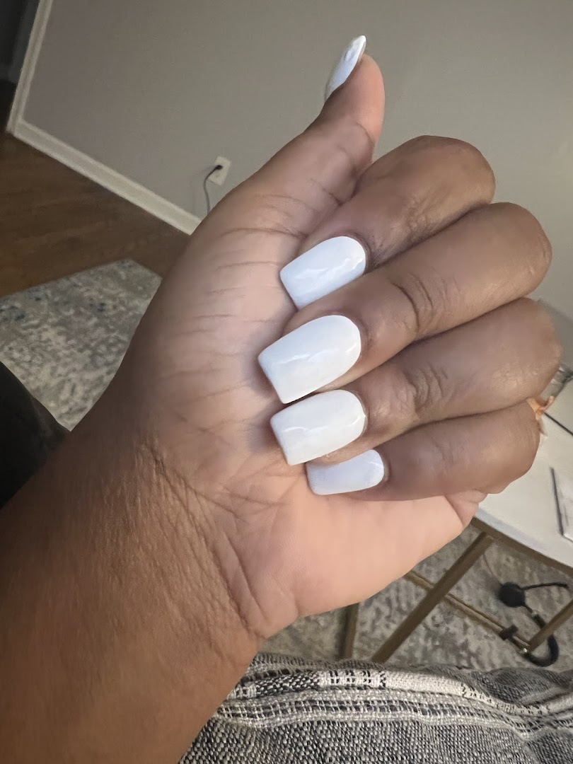 Queen's Nails