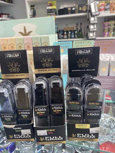 Tobacco Shop «9M Smoke Shop», reviews and photos, 522 W 19th St, Costa Mesa, CA 92627, USA