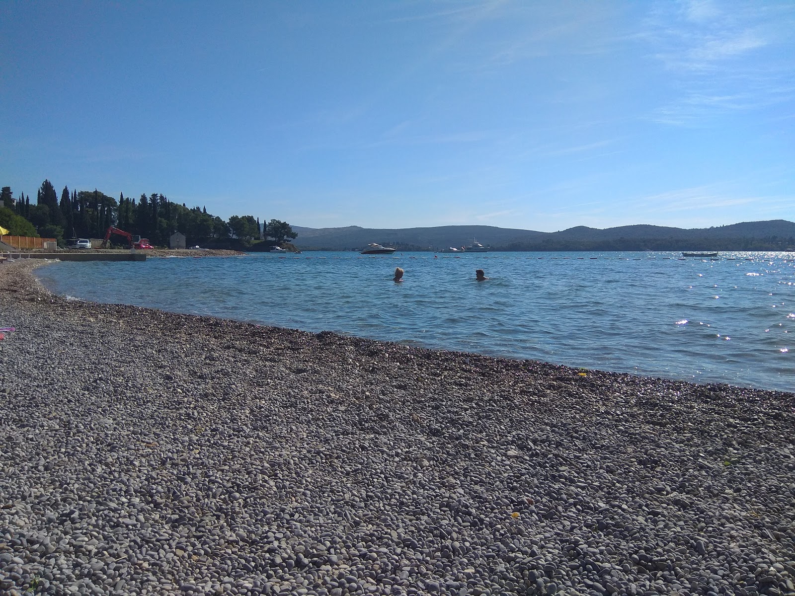 Photo of Belane beach with partly clean level of cleanliness