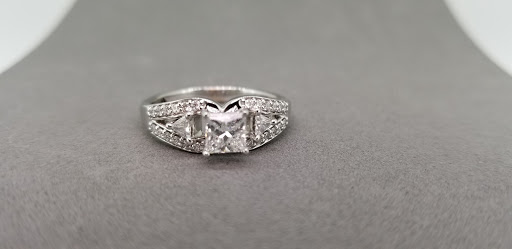 Jewelry Store «Dale Robertson Jewelry Co., LLC», reviews and photos, 784 Loveland-Miamiville Rd #300, Loveland, OH 45140, USA