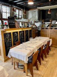 Atmosphère du Restaurant français Aux Anysetiers Du Roy à Paris - n°7