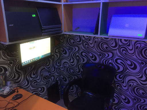 ANOTHER PLANET TECHNOLOGIES, 16 New Market Rd, City Centre, Onitsha, Nigeria, Telecommunications Service Provider, state Anambra