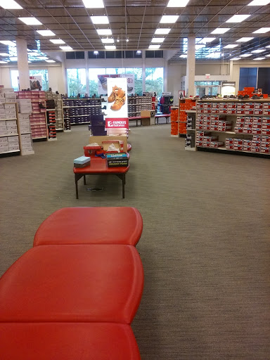 Shoe Store «Famous Footwear», reviews and photos, 1665 Olentangy River Rd, Columbus, OH 43212, USA