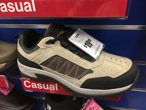 Sporting Goods Store «Big 5 Sporting Goods - Aurora Village», reviews and photos, 1133 N 205th St, Shoreline, WA 98133, USA