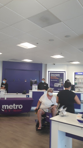 Cell Phone Store «MetroPCS Corporate Store», reviews and photos, 68 Rio Rancho Rd, Pomona, CA 91766, USA