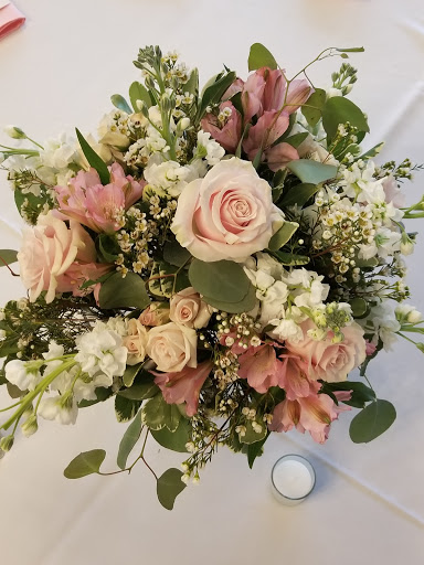 Florist «Amazing Petals», reviews and photos, 125 S Broadway St, Lake Orion, MI 48362, USA