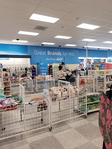 Clothing Store «Ross Dress for Less», reviews and photos, 523 S MacDade Blvd, Holmes, PA 19043, USA