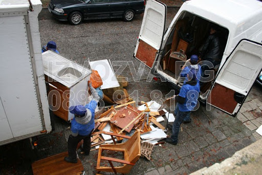 Събиране на отпадъци и извозване до депо за стари мебели и боклук