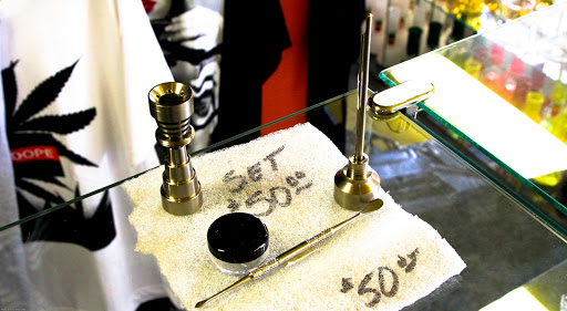 Tobacco Shop «The Bong Smoke Shop», reviews and photos, 225 Lancaster Dr SE, Salem, OR 97317, USA