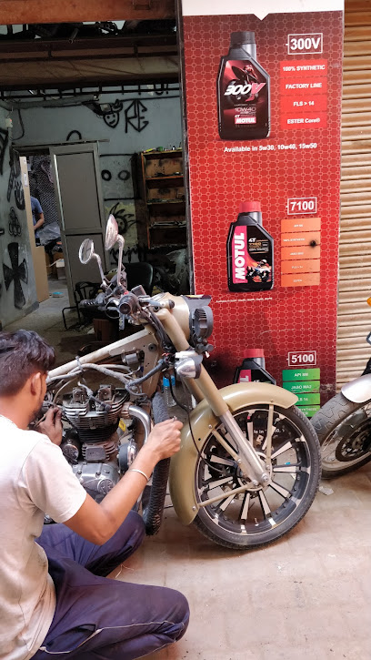 The Thumpers Cafe | Riding Gears in Chandigarh | Bike Accessories | Authorized Distributor | Bike Rental