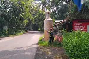 Tugu Gendul, Monument ter Herdenking van de Explosie van de KNIL-bom image