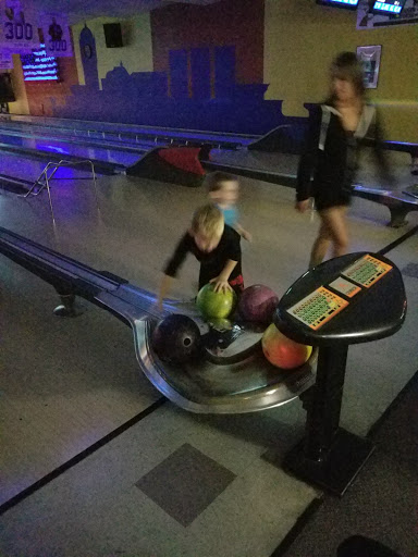 Bowling Alley «Chelsea Lanes Inc», reviews and photos, 1180 S Main St, Chelsea, MI 48118, USA