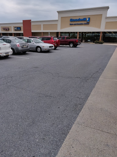 Shopping Mall «Palmyra Shopping Center», reviews and photos, 901 E Main St, Palmyra, PA 17078, USA