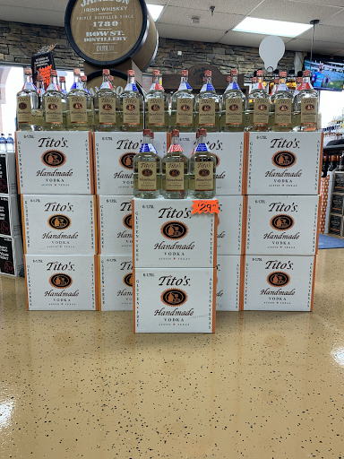 Liquor Store «19 Wine & Spirits», reviews and photos, 101 Verdae Blvd #190, Greenville, SC 29607, USA