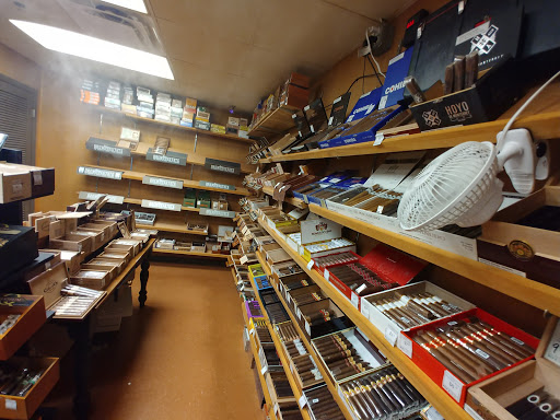 Tobacco Shop «Tinder Box Collierville», reviews and photos, 3615 S Houston Levee Rd, Collierville, TN 38017, USA