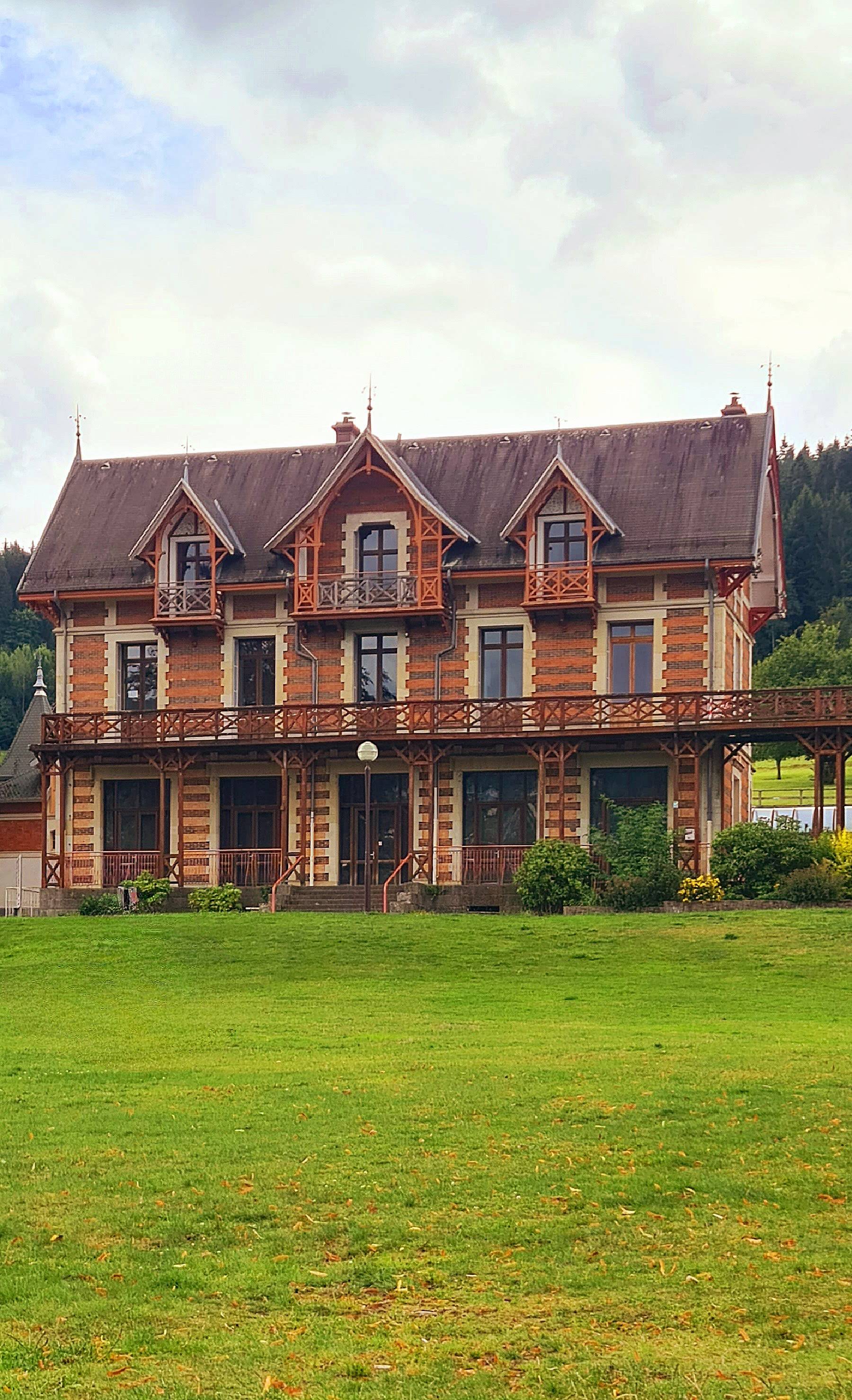 Photo n° 3 de l'avis de Poussière.' fait le 17/08/2023 à 08:21
