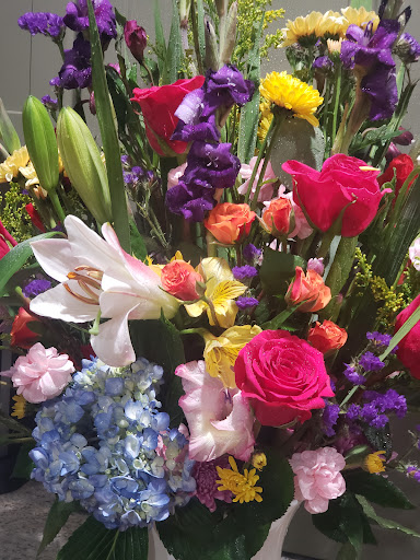 Florist «Carrolls Florist of Beverly», reviews and photos, 385 Cabot St, Beverly, MA 01915, USA