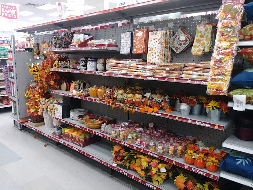 Dollar Store «FAMILY DOLLAR», reviews and photos, 1902 Centre St, West Roxbury, MA 02132, USA